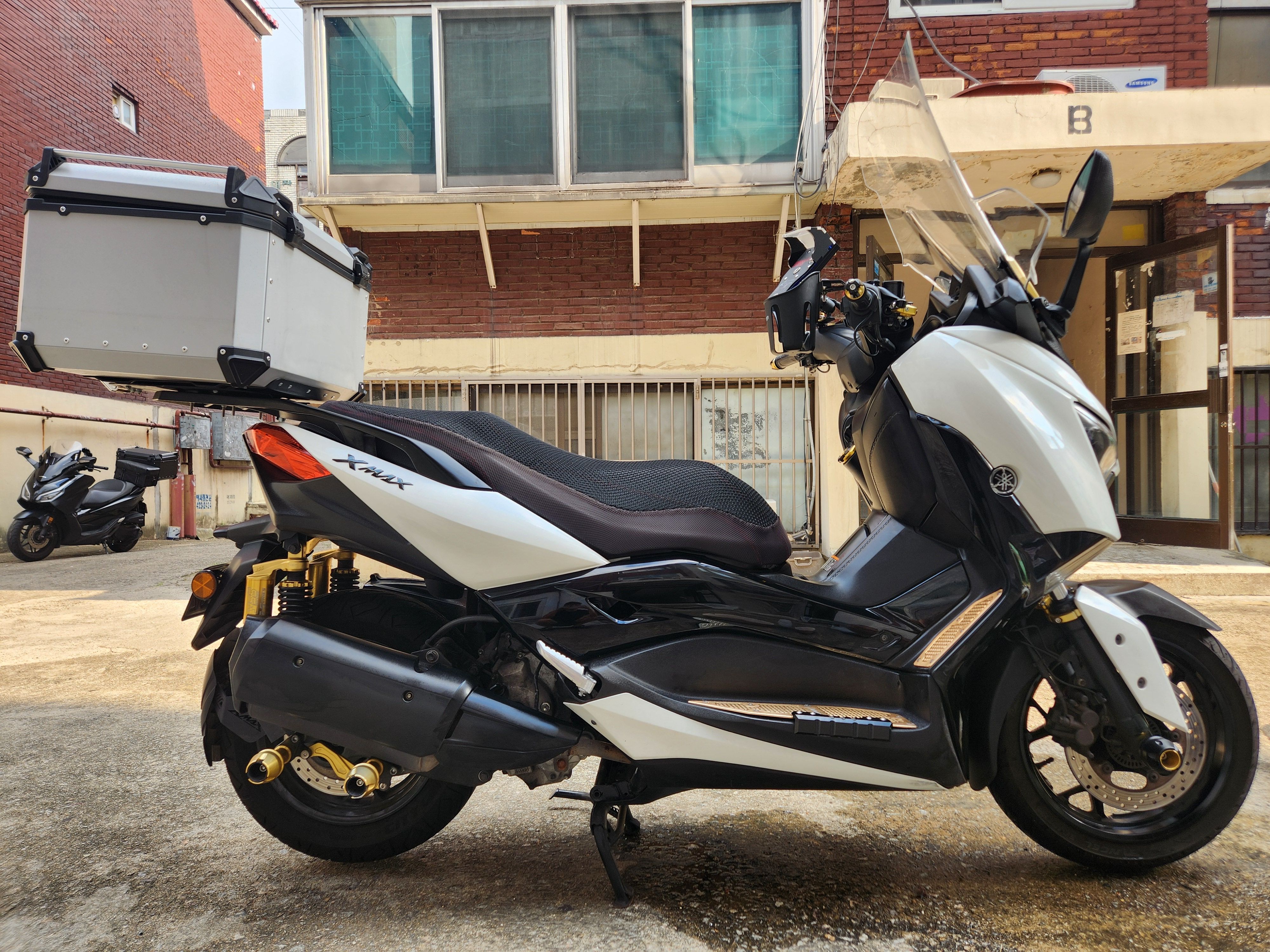 야마하 XMAX 300 ABS thumb 2