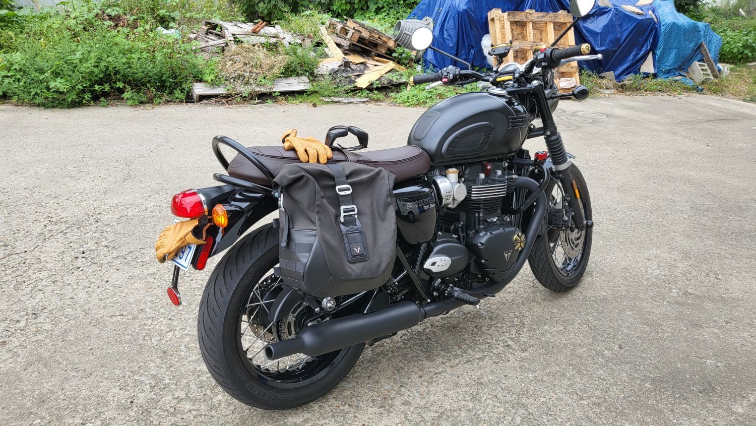 트라이엄프 본네빌 T120 블랙 thumb 2