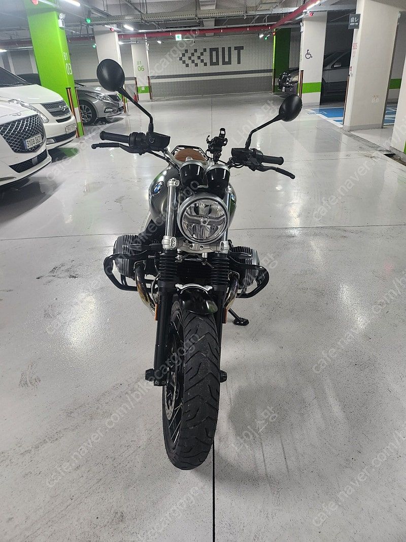 BMW R nine T 스크램블러 2023 블랙 사진 2