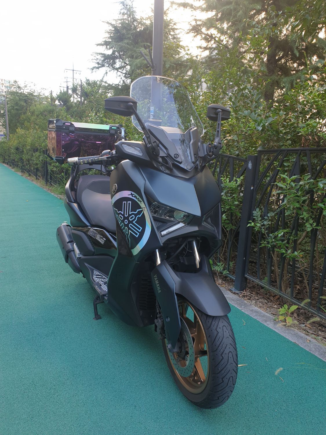 야마하 XMAX 300 ABS thumb 2