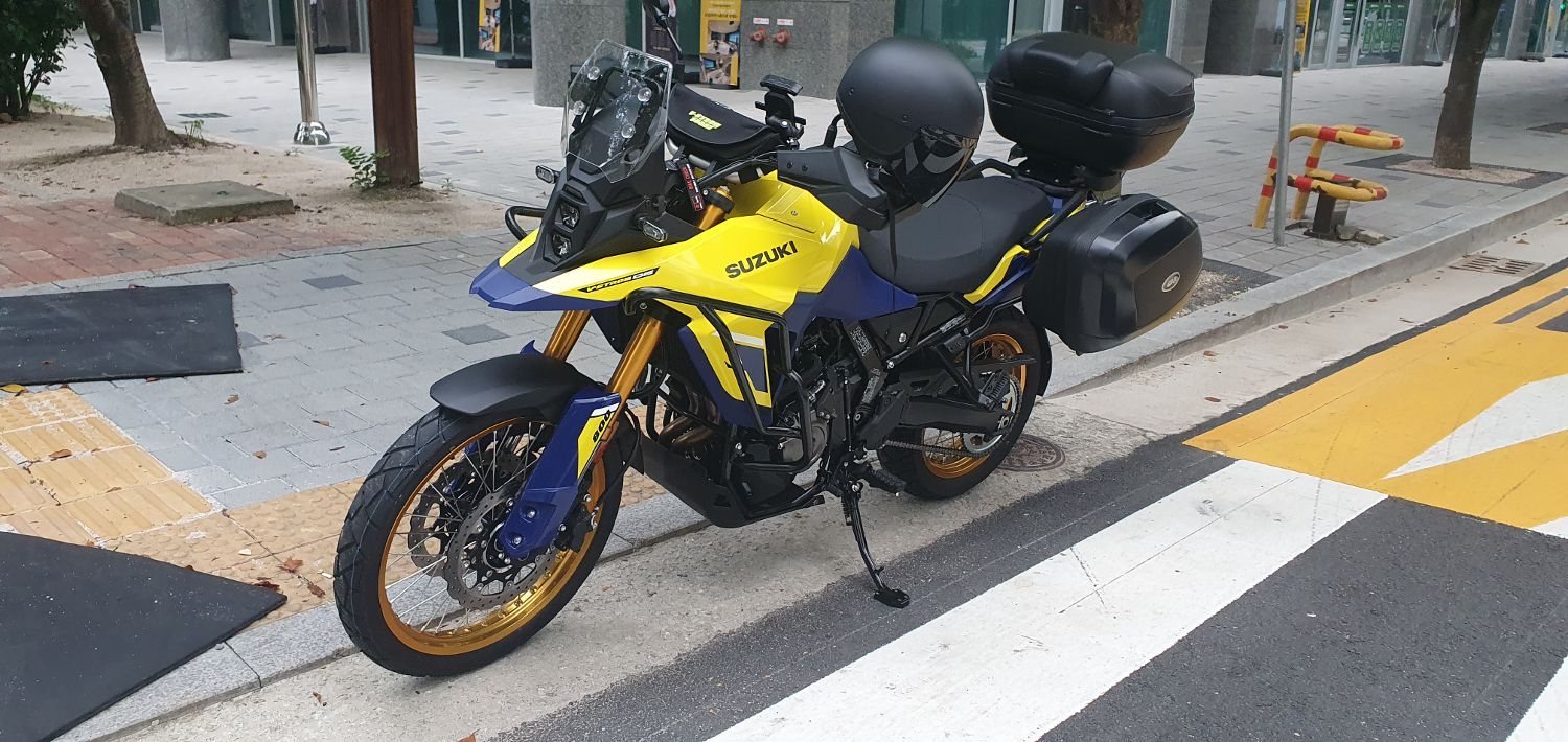 스즈키 브이스트롬 800 DE more