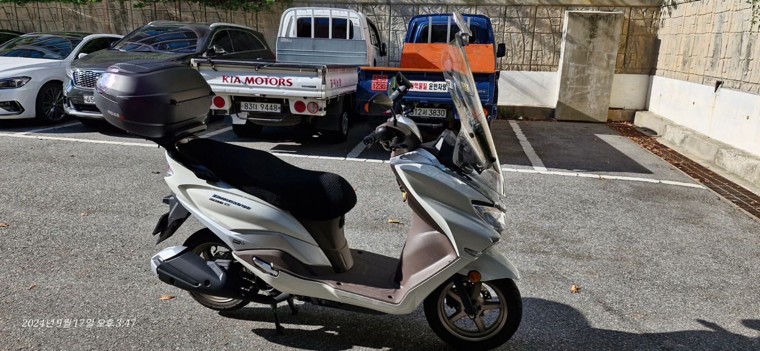 스즈키 AVENIS 125 more