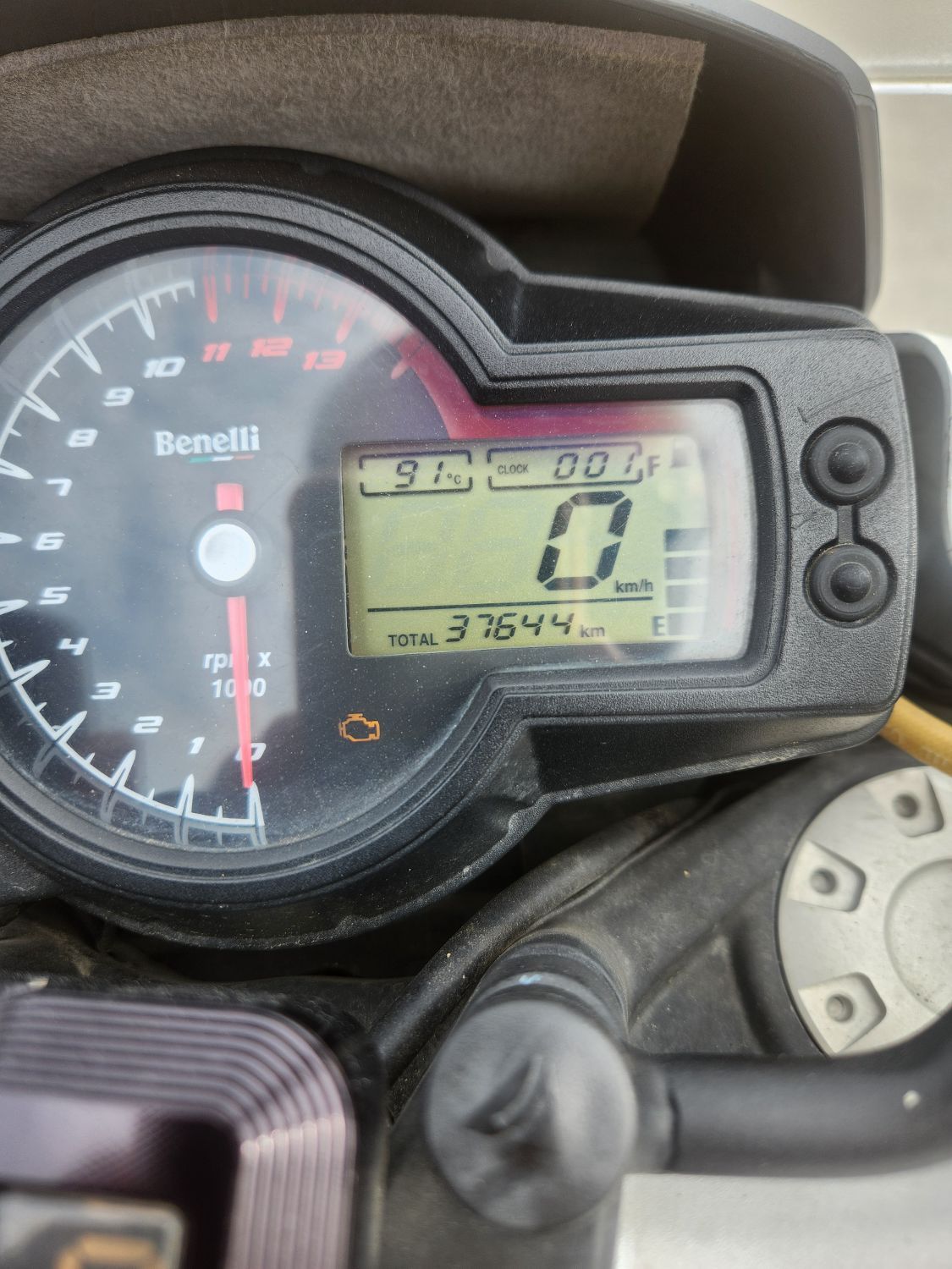 베넬리 TNT 600 I more