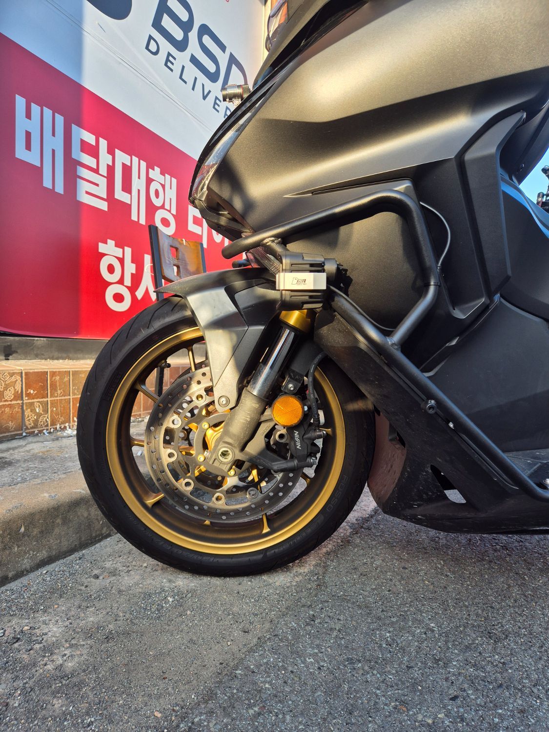 혼다 포르자 750 2024 검정색 사진 2