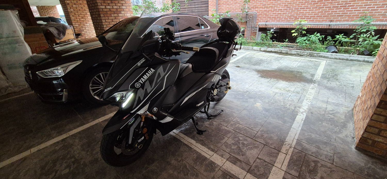 야마하 TMAX DX thumb 2