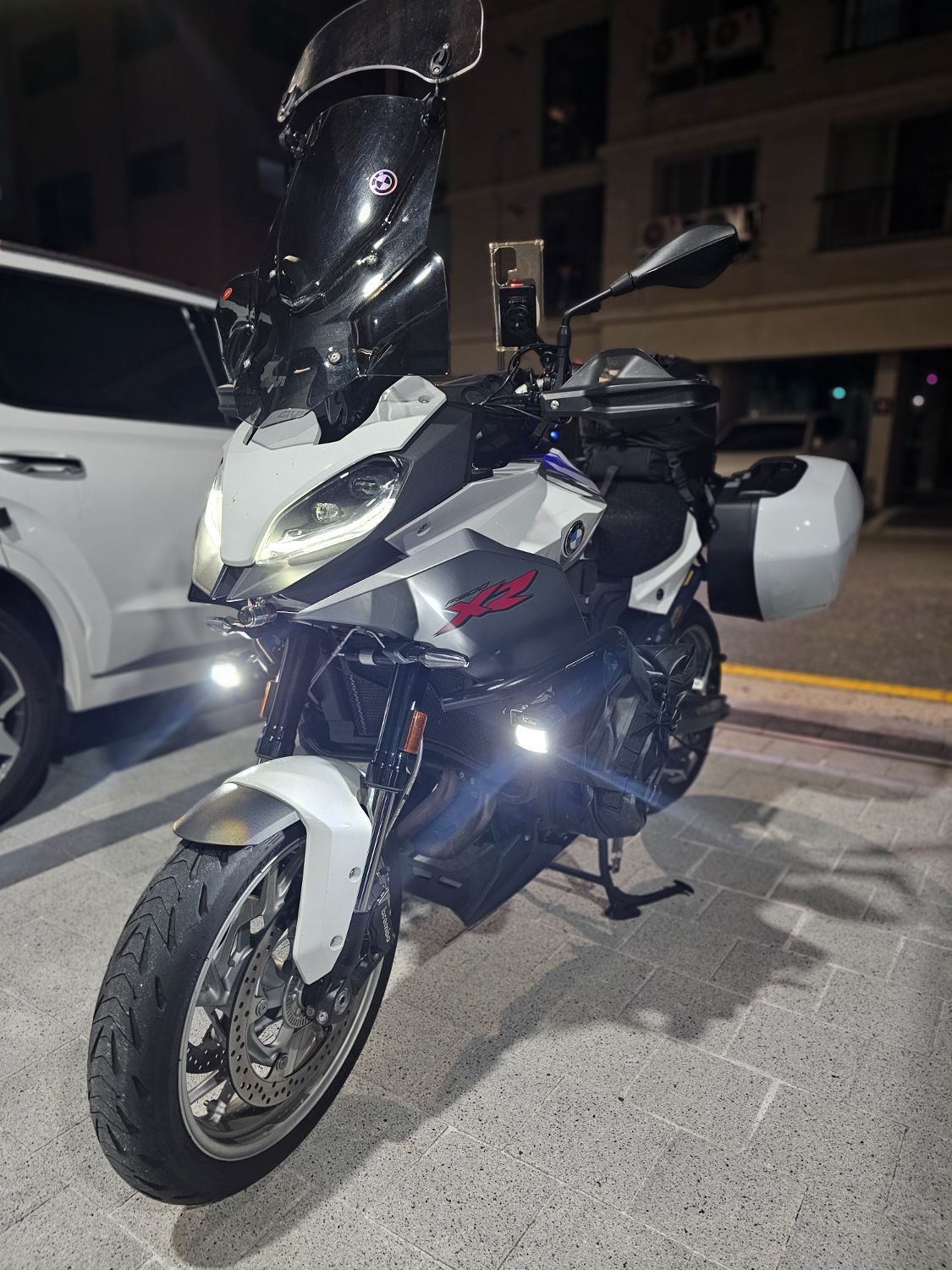 BMW F 900 XR thumb 2