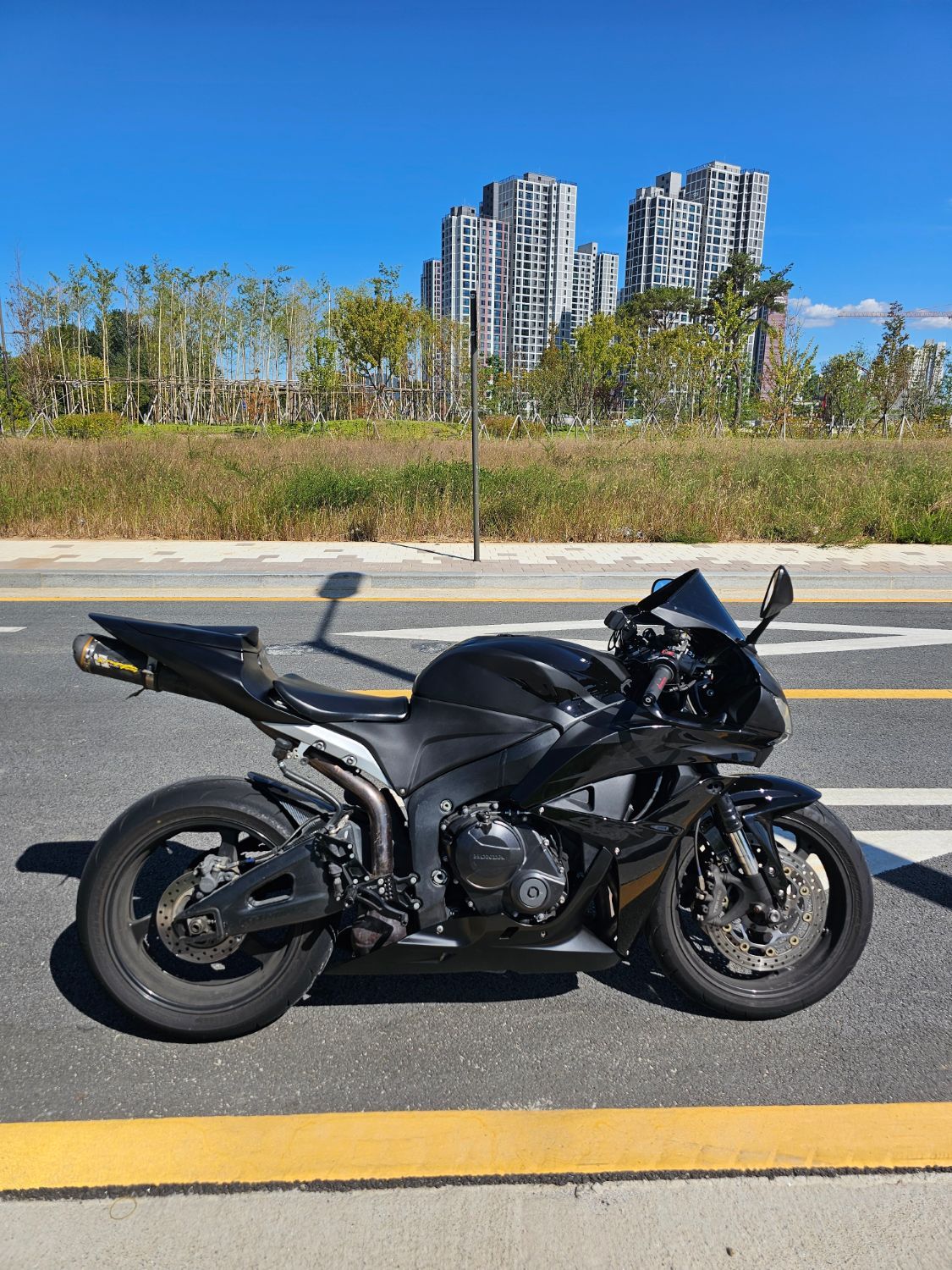 혼다 CBR 600 RR 2007 블랙 사진 3