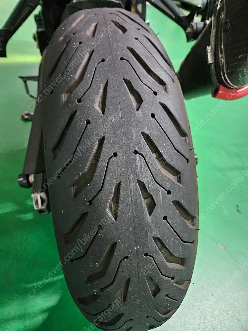 스즈키 GSX S 750 more