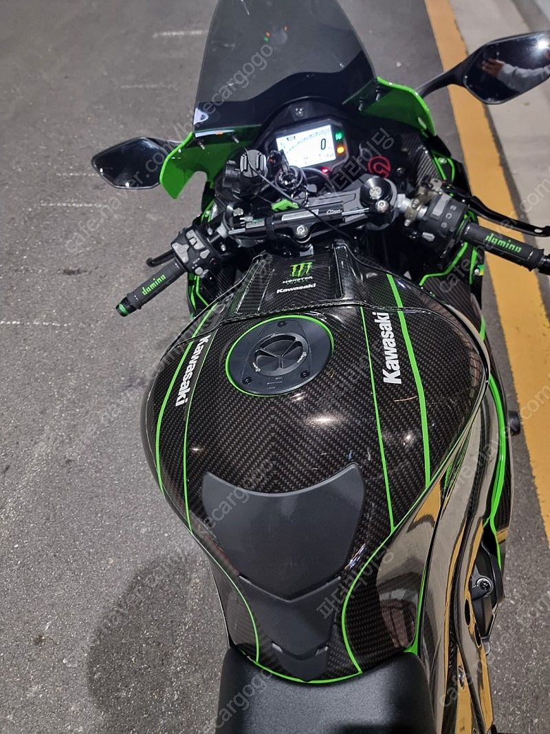 가와사키 닌자 ZX 10 R 2023 그린 사진 2