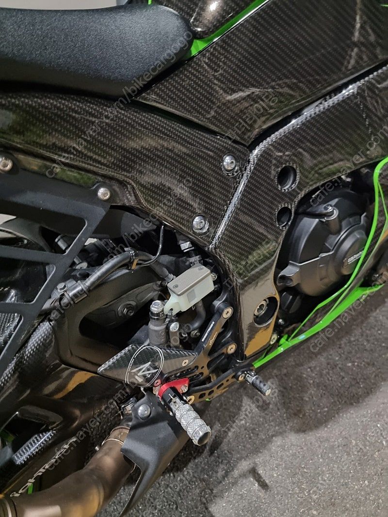 가와사키 닌자 ZX 10 R 2023 그린 사진 1