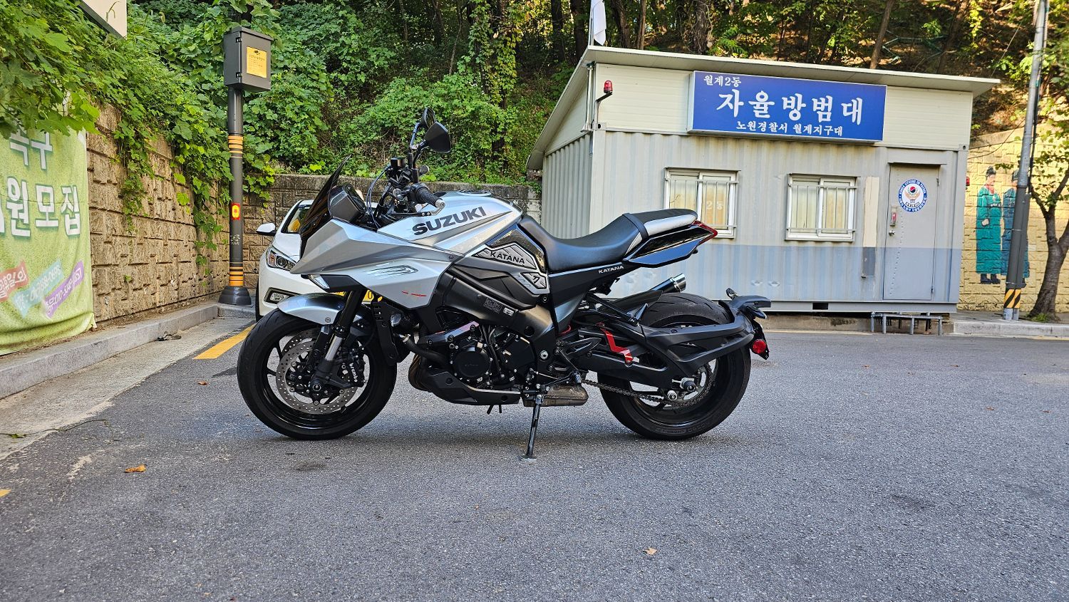 스즈키 카타나 1000 thumb 2