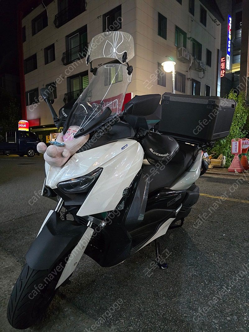 야마하 XMAX 300 ABS thumb 2