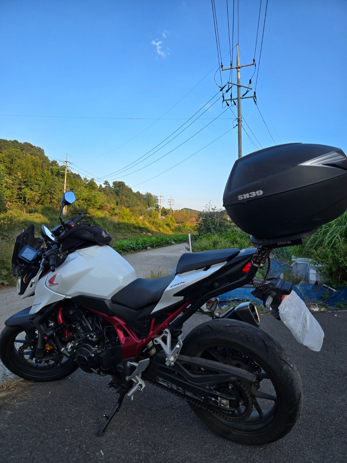 혼다 CB750 HORNET 2023 레드 사진 2