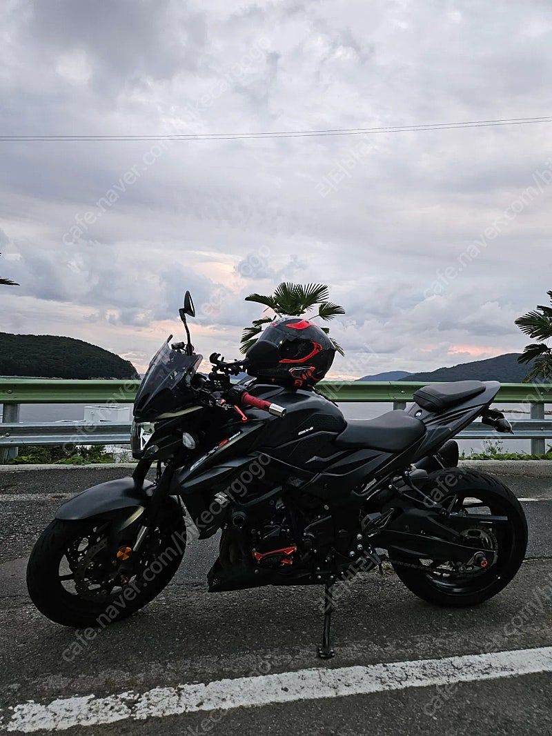 스즈키 GSX S 750 main