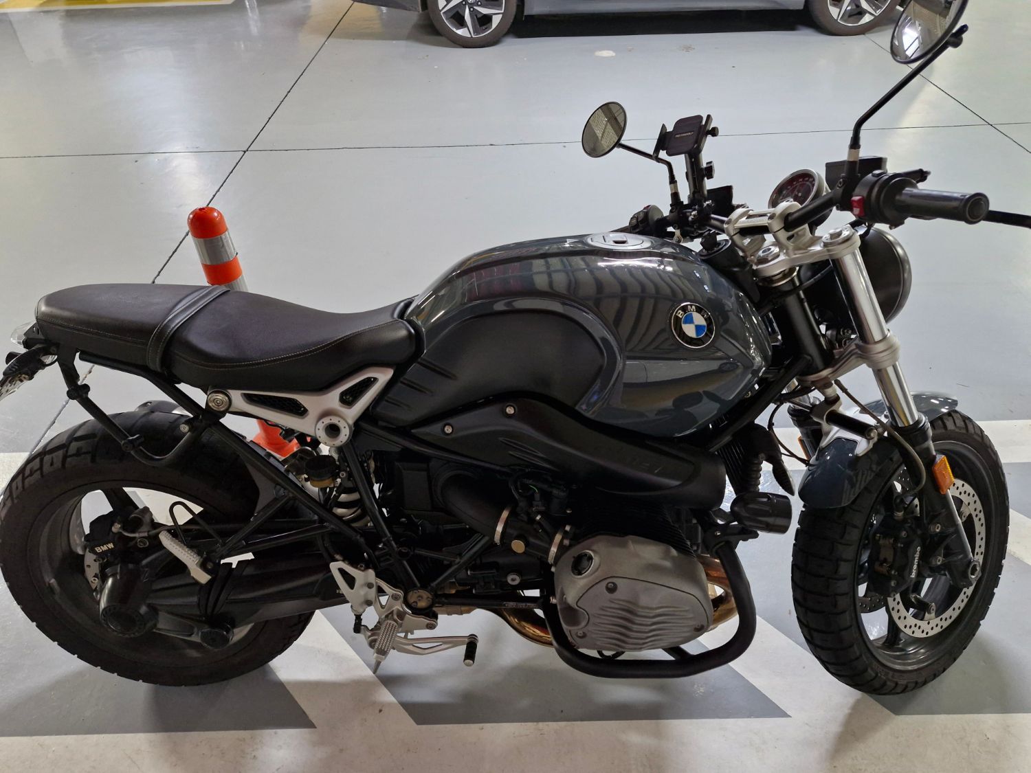 BMW R nine T 퓨어 2020 건메탈 사진 3