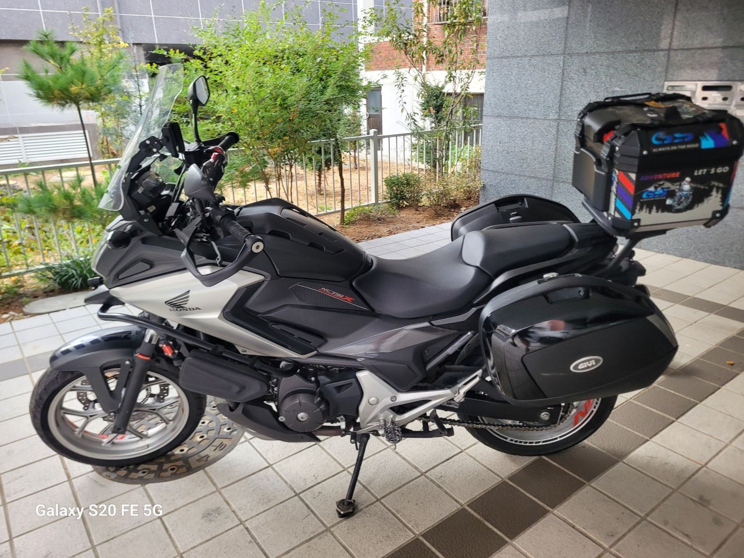 혼다 NC 750 X 2018 화이트 사진 4