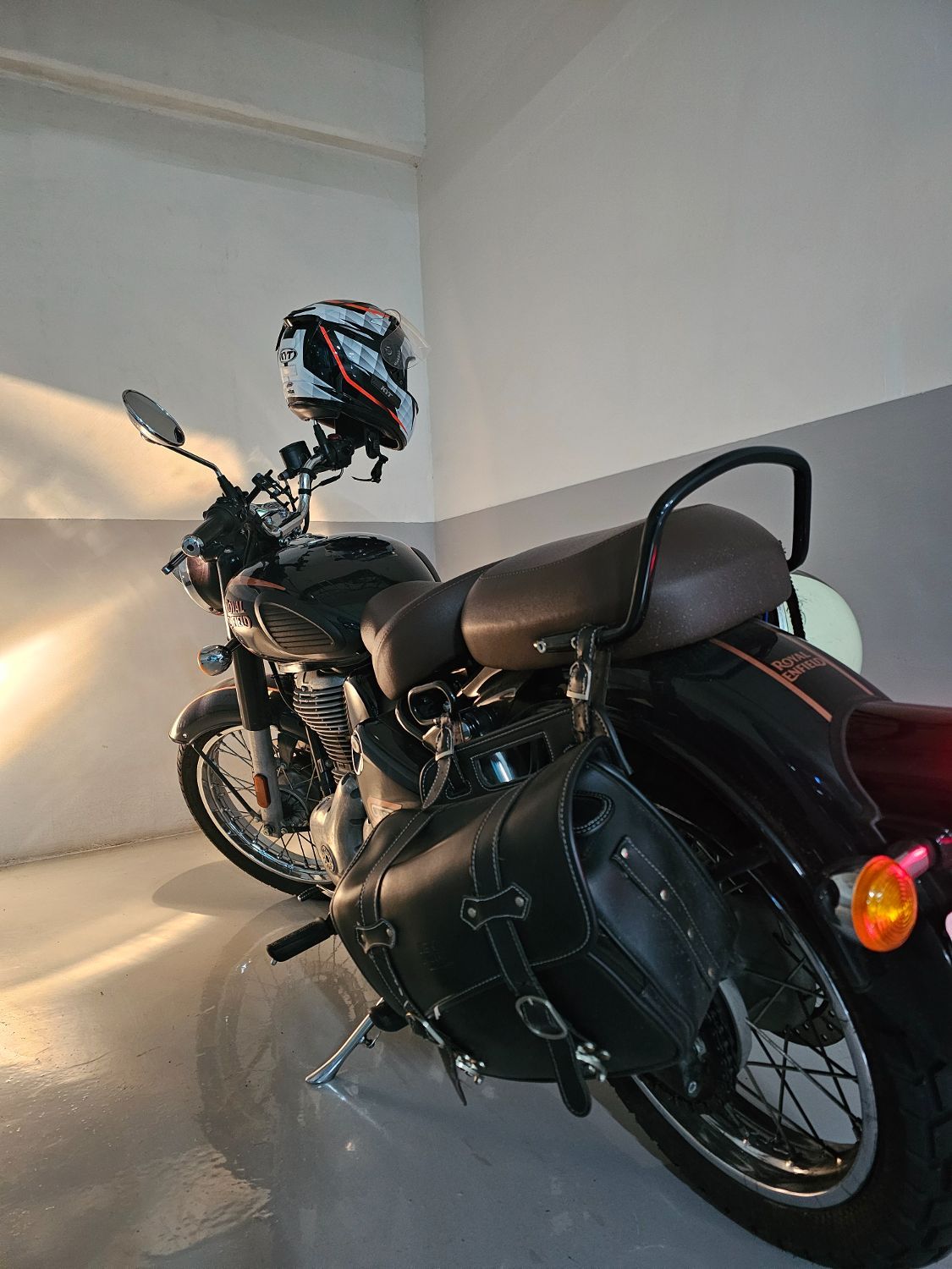 로얄엔필드 클래식 350 more