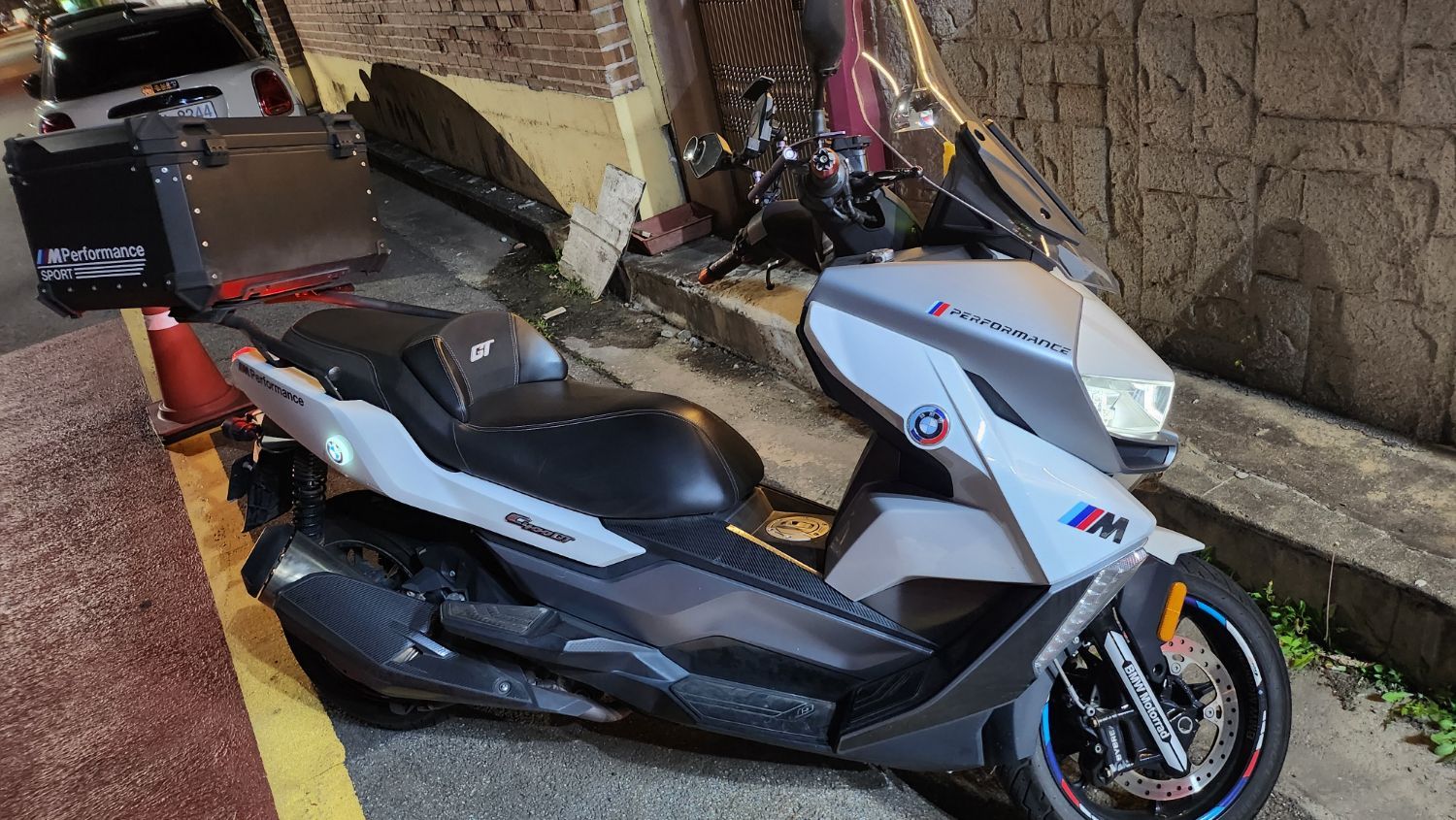 BMW C 400 GT main