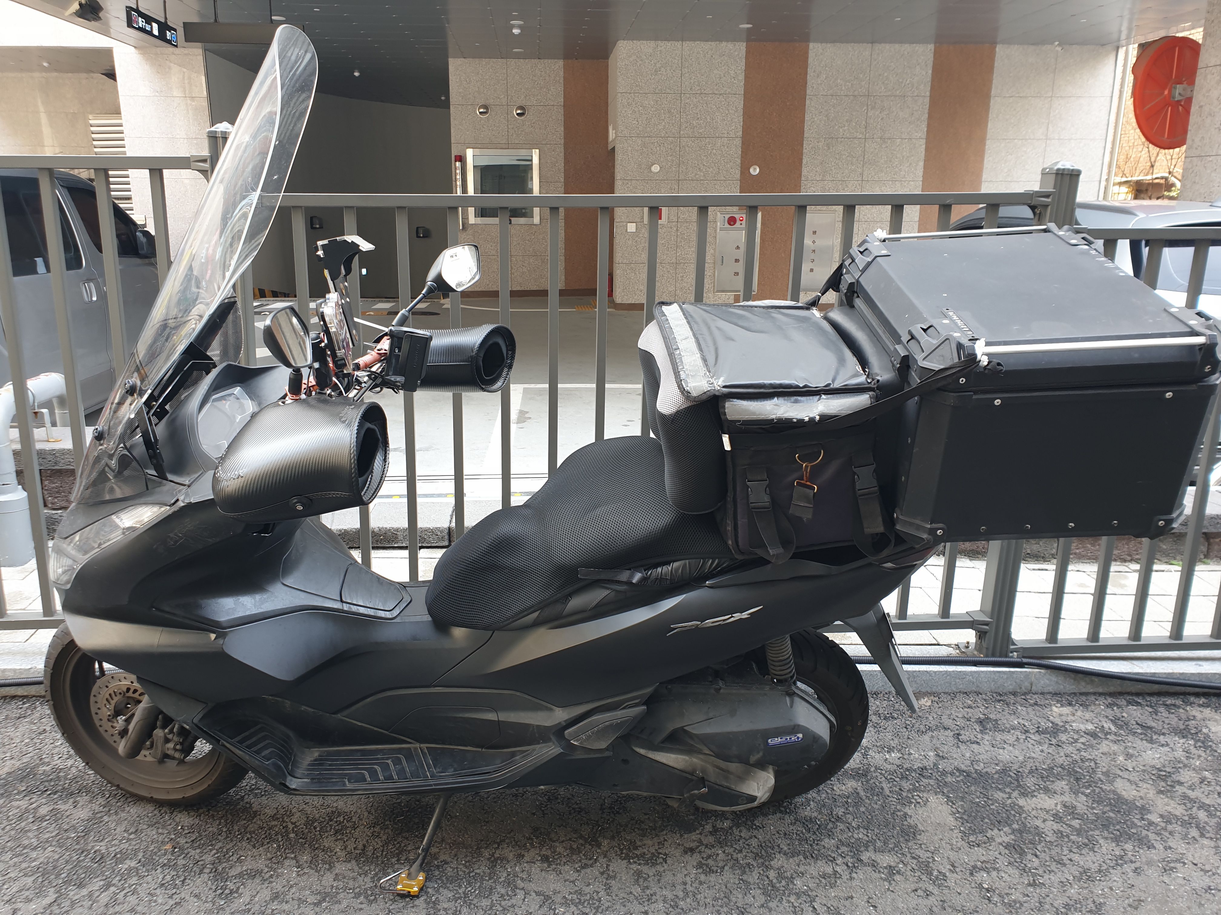 혼다 PCX 125 more