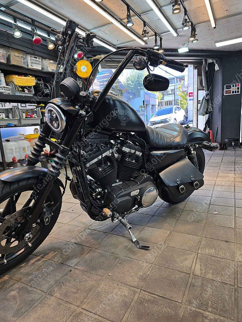 할리데이비슨 아이언 883 thumb 2