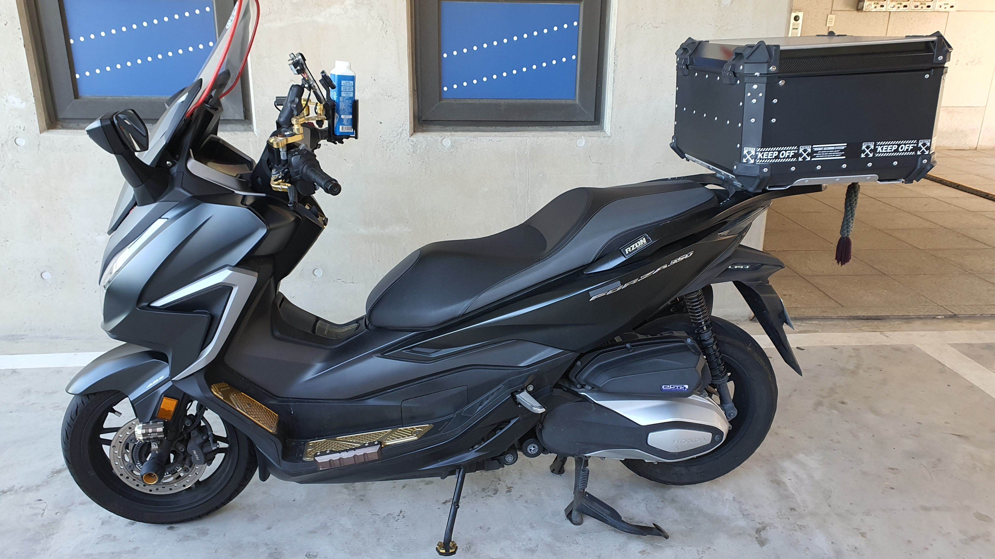 혼다 포르자 350 thumb 2