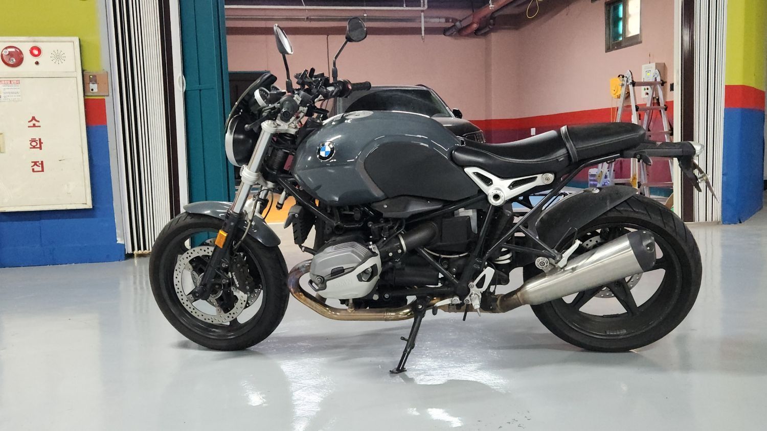 BMW R nine T 퓨어 main