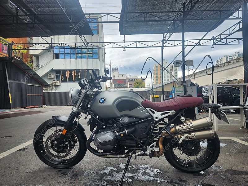 BMW R nine T 2023 버건디 사진 1