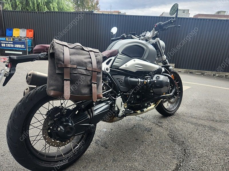 BMW R nine T 2023 버건디 사진 5