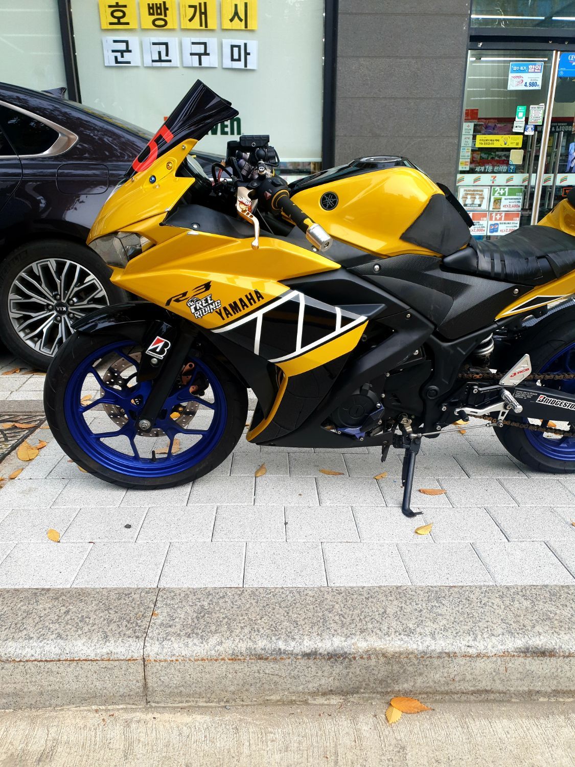 야마하 YZF R3 thumb 2