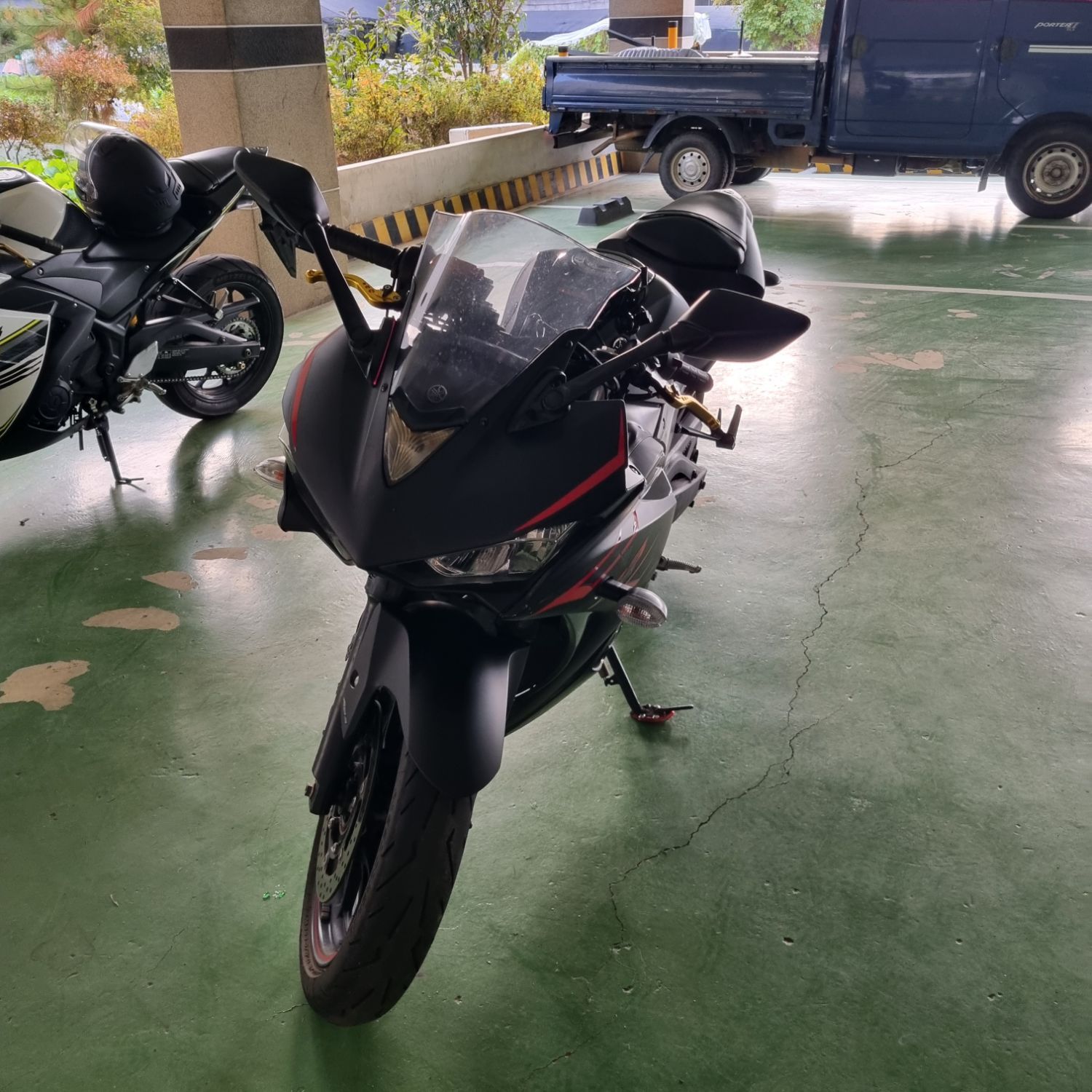 야마하 YZF R3 thumb 2