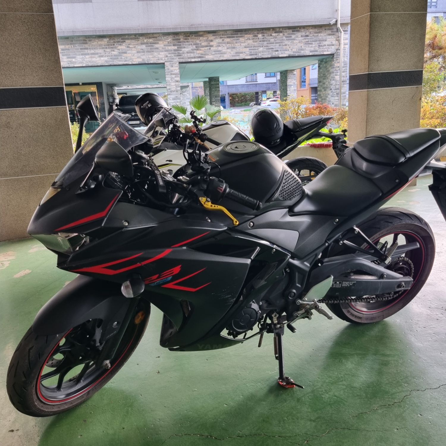 야마하 YZF R3 more