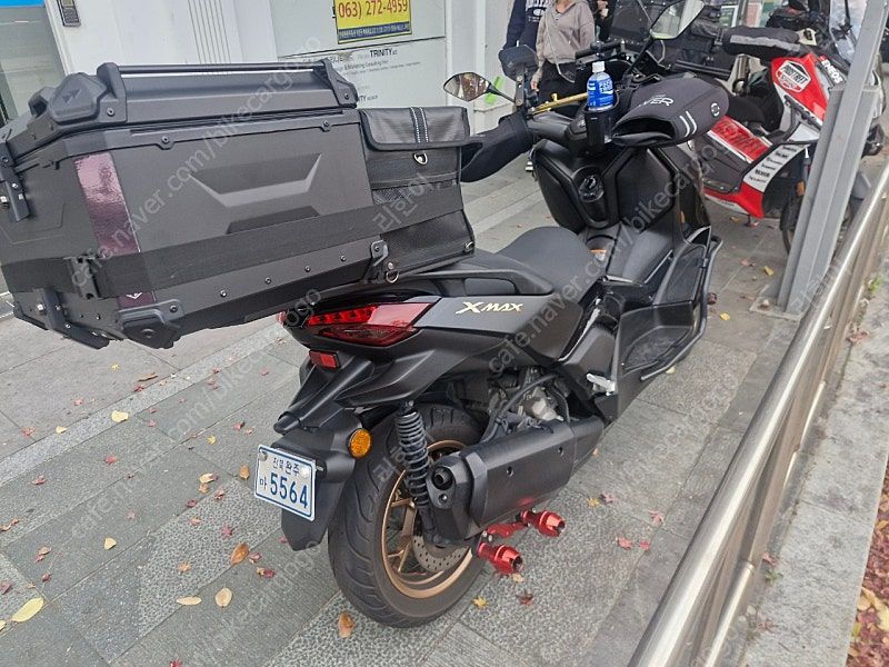 야마하 XMAX 300 ABS more