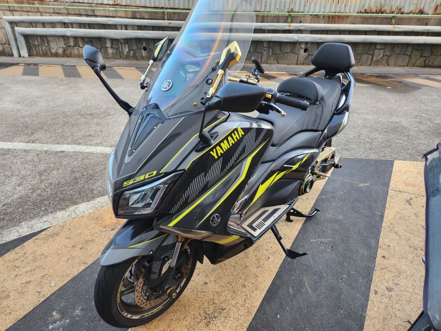 야마하 TMAX 530 more