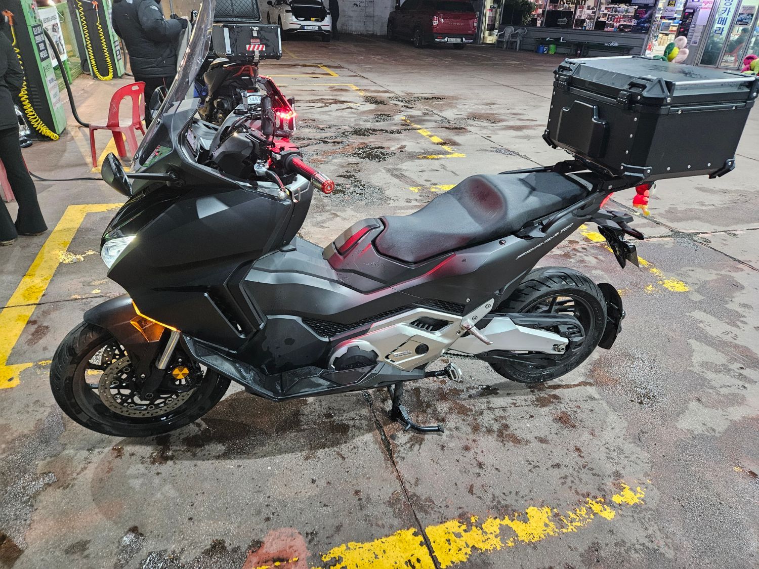 혼다 포르자 750 thumb 2