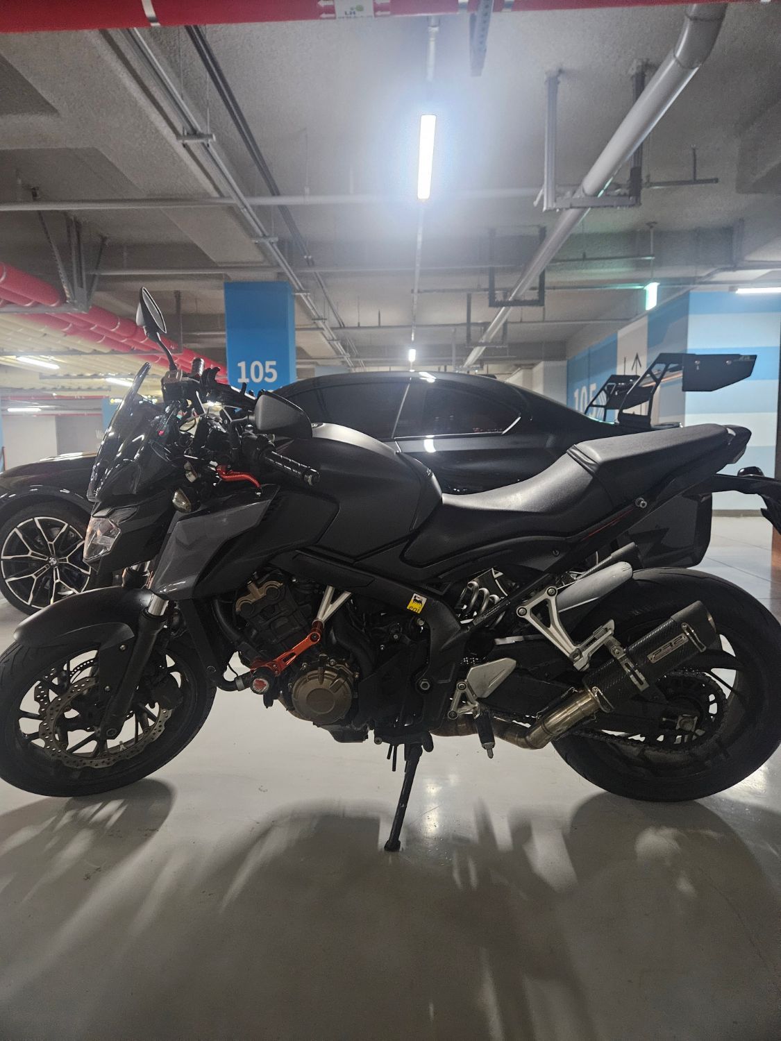 혼다 CB 650 F 2018 블랙 사진 2