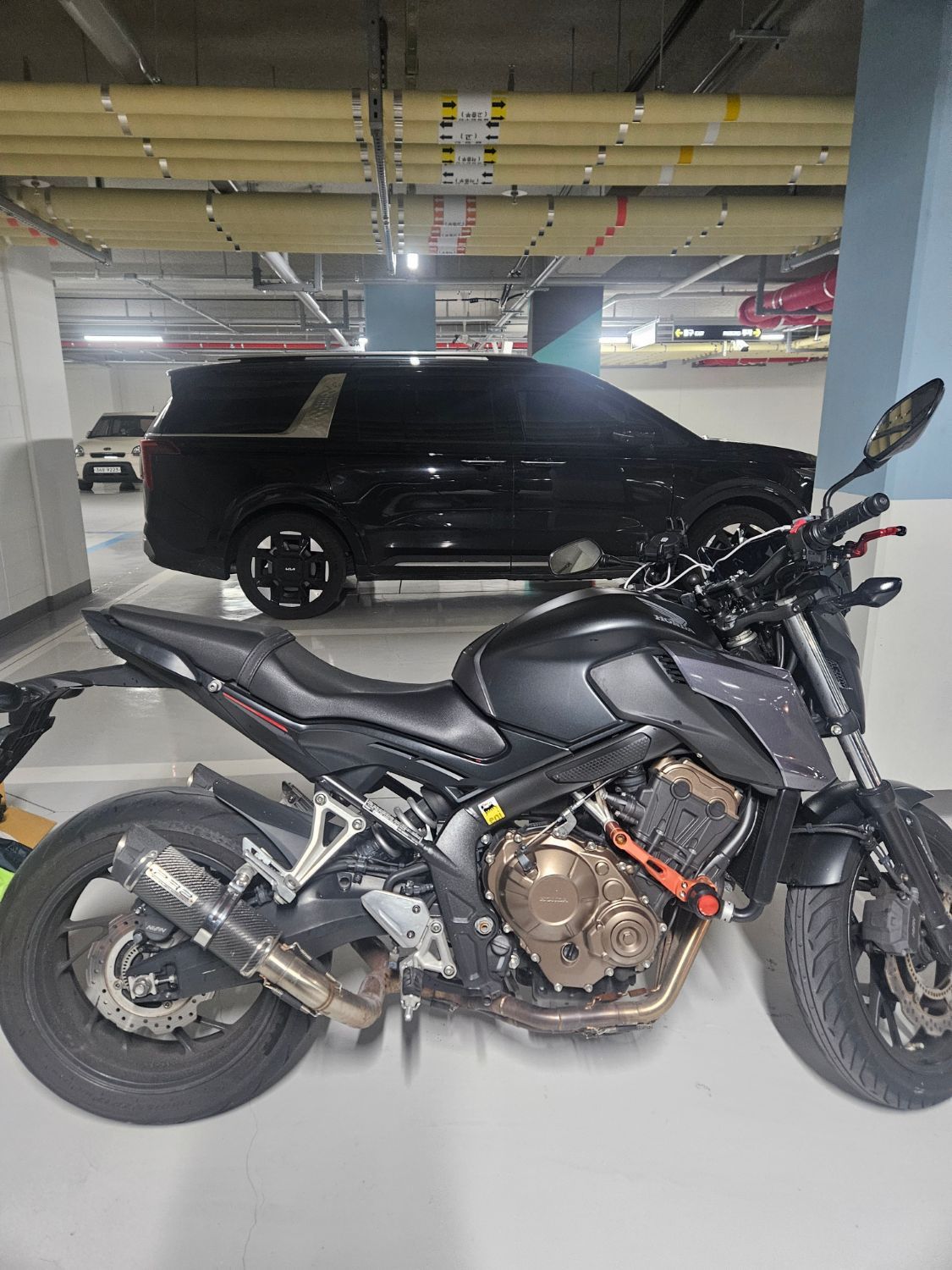 혼다 CB 650 F 2018 블랙 사진 3