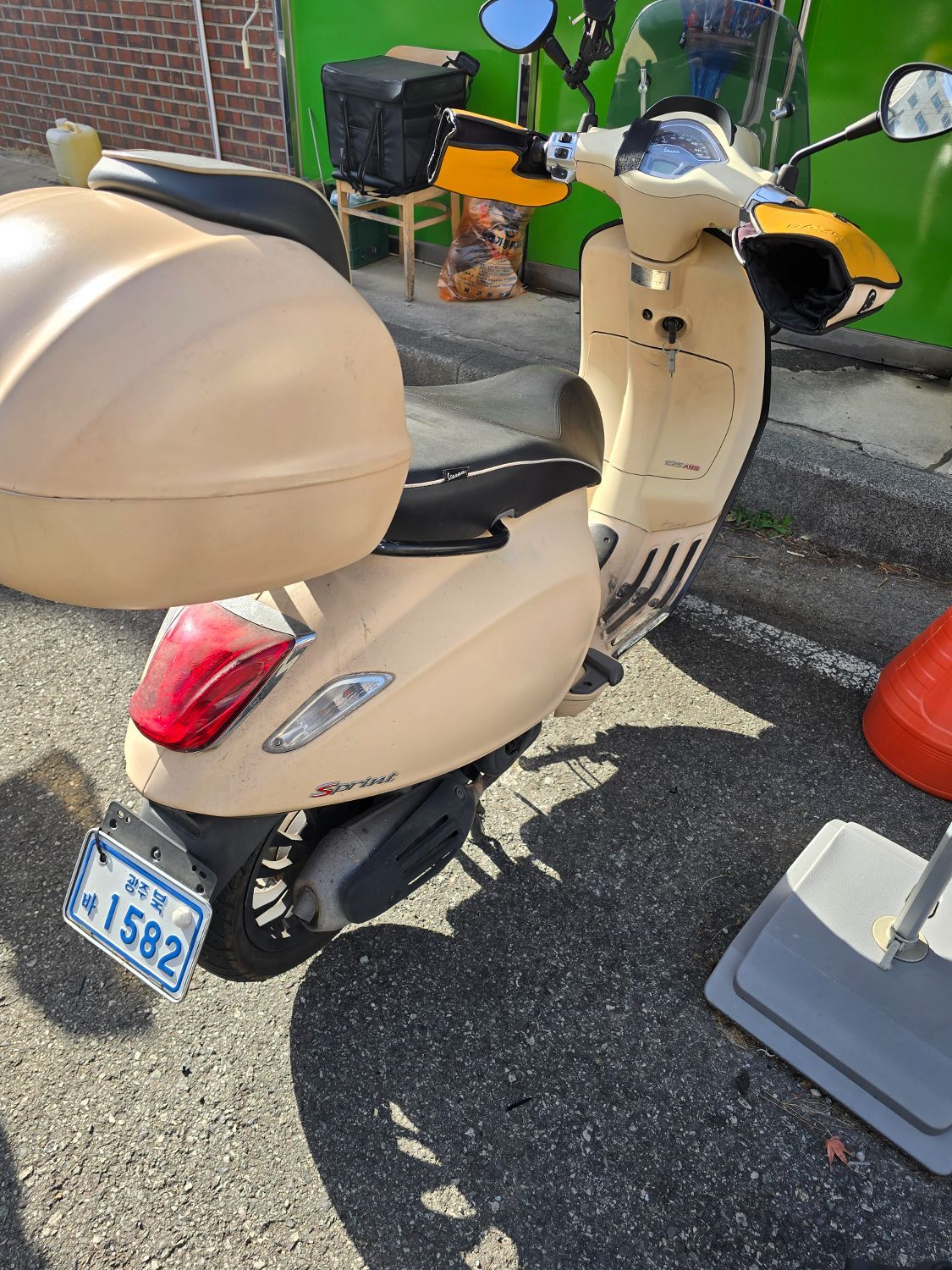 베스파 스프린트 125 more