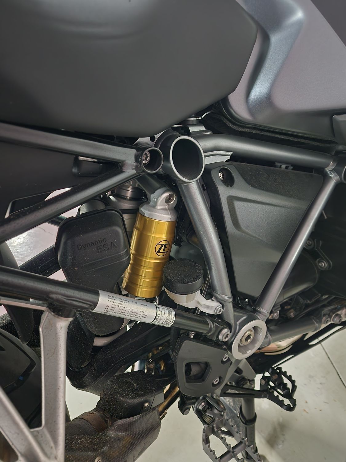 BMW R 1250 GS 2024 블랙 사진 5