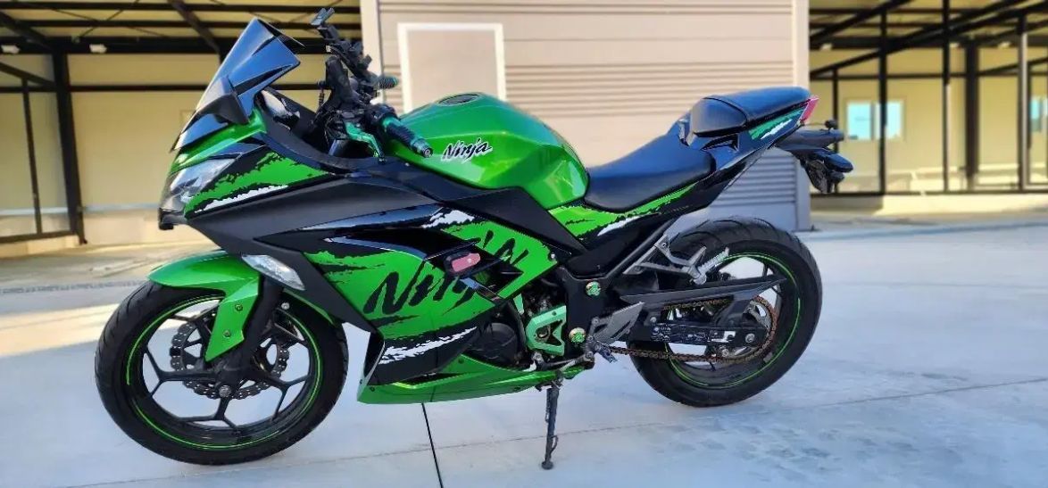 가와사키 닌자 300 thumb 2