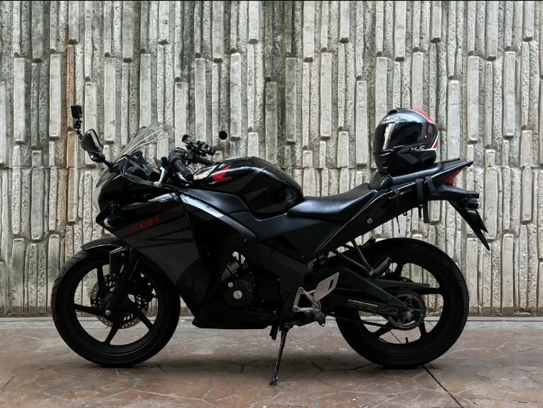 혼다 CBR 125 R main