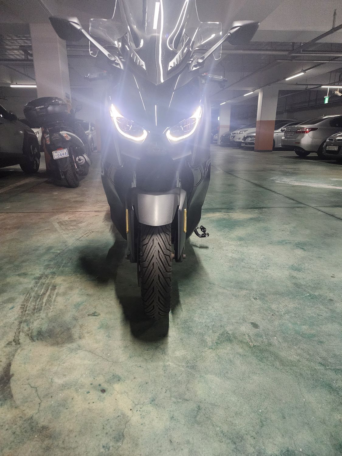 야마하 XMAX 300 ABS thumb 2