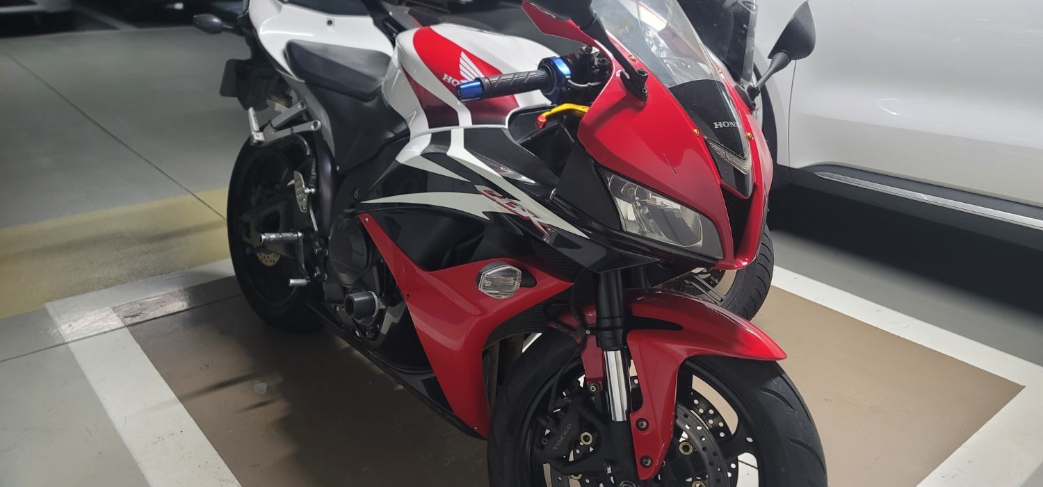 혼다 CBR 600 RR 2008 레드 사진 2