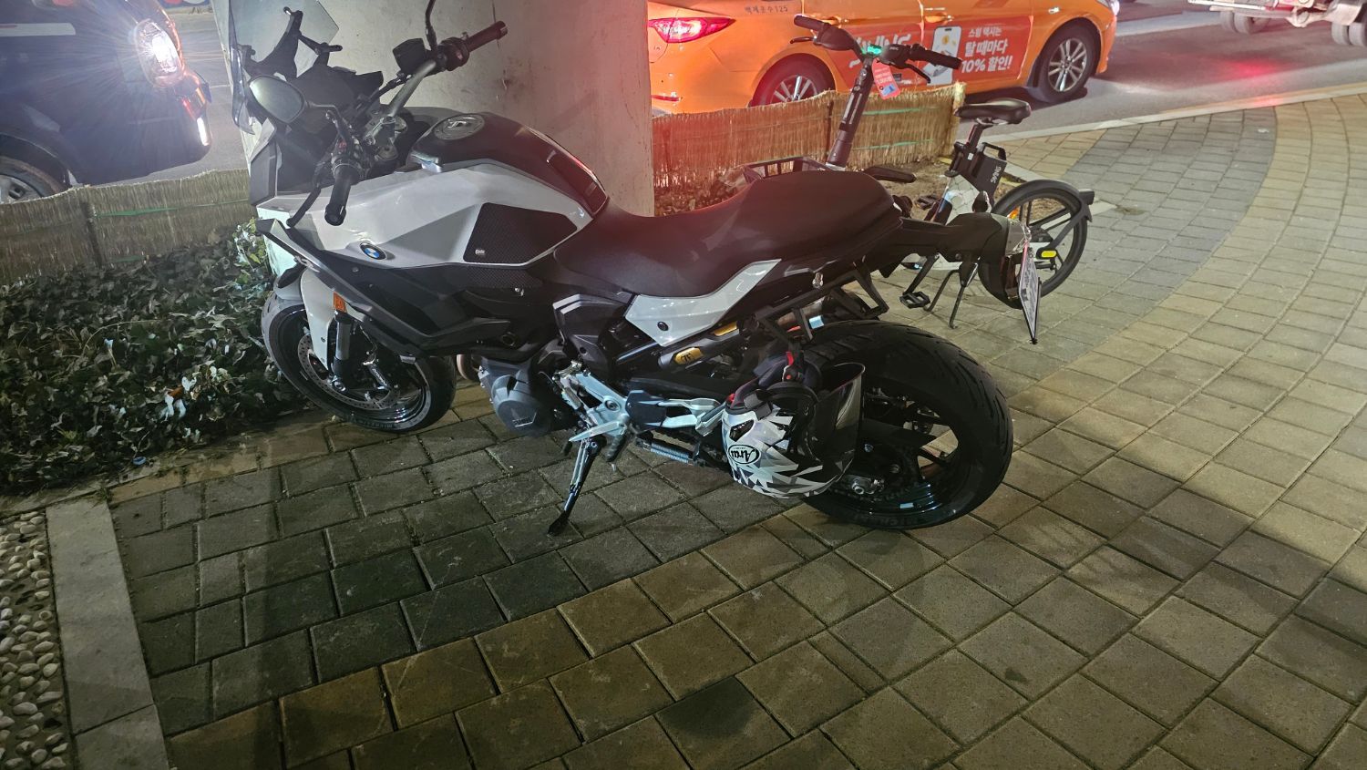 BMW F 900 XR 2024 사진 1
