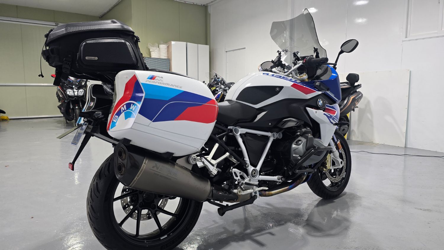 BMW R 1250 RS 2023 화이트 사진 2