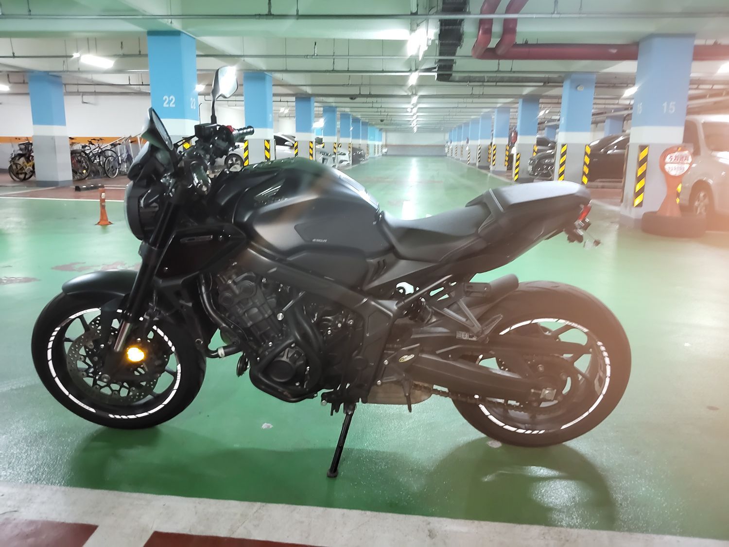 혼다 CB 650 R 2023 블랙 사진 1