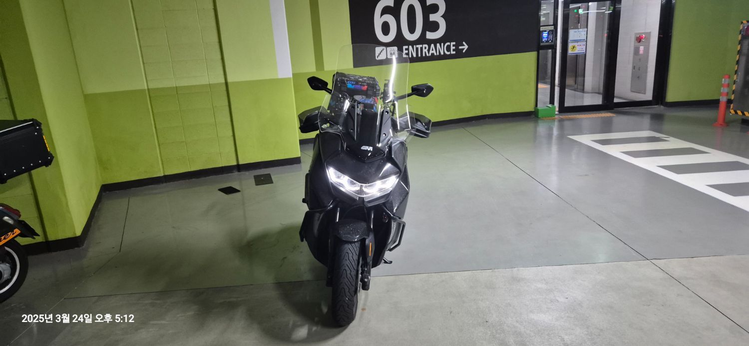 BMW C 400 GT thumb 2