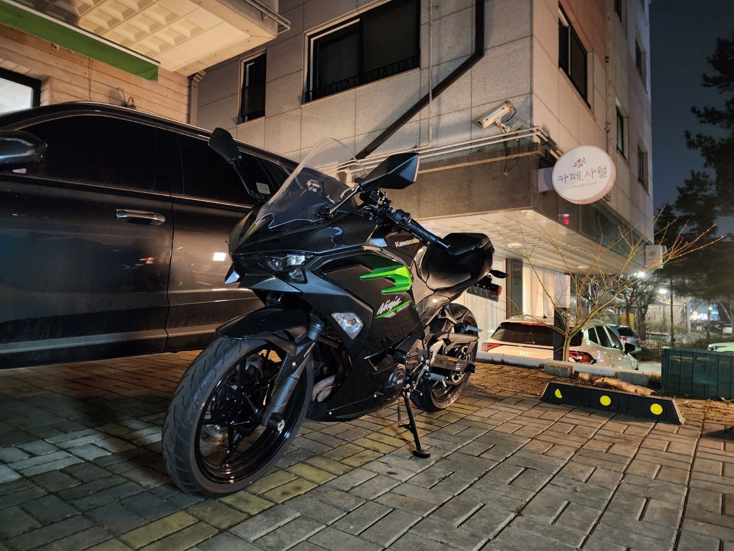 가와사키 닌자 500 more