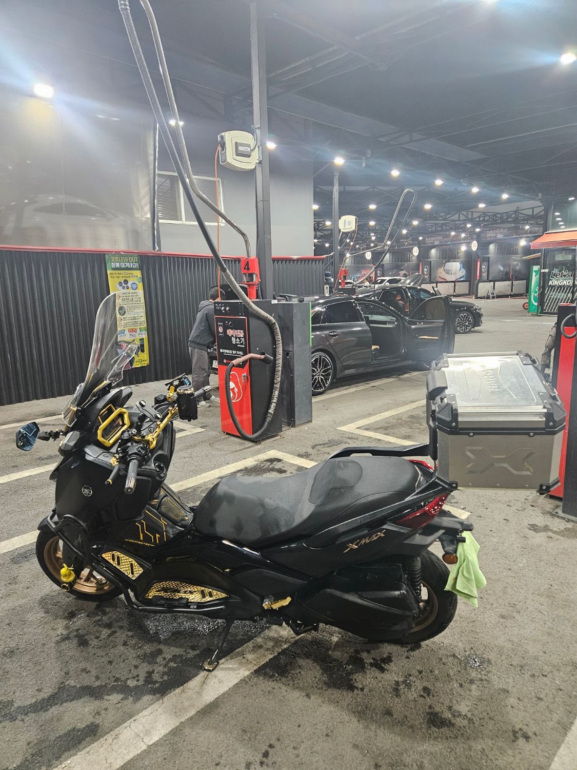 야마하 XMAX 300 ABS more