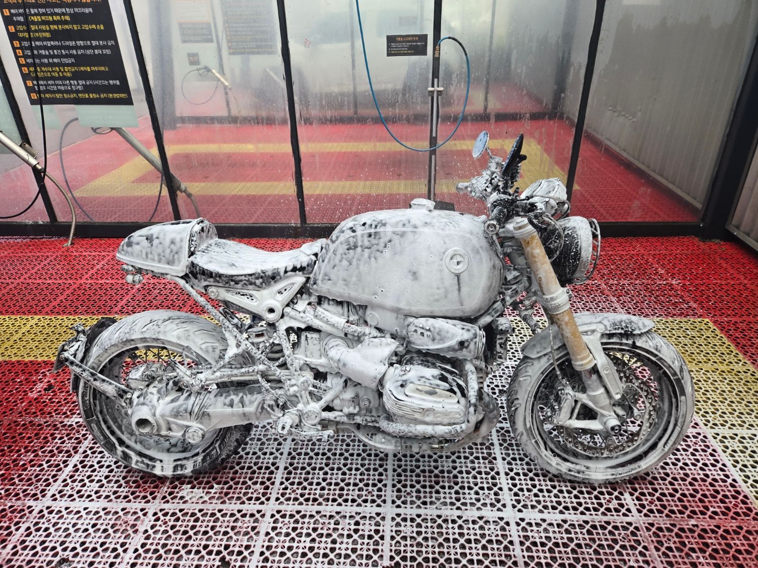 BMW R nine T 2015 블랙 사진 4