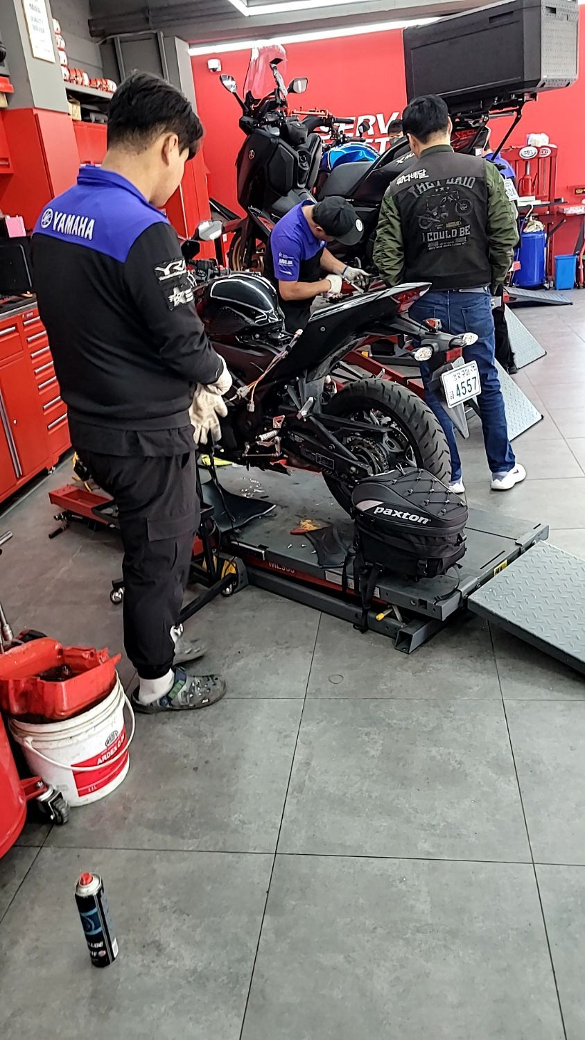 야마하 YZF R3 thumb 2